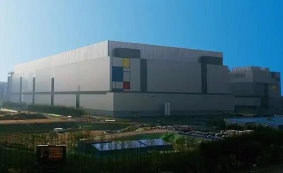 Samsung fab.jpg
